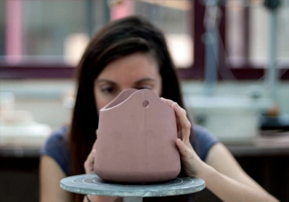 De la taza de té a la impresora 3D: cien años de cerámica en Manises