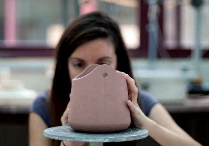 De la taza de té a la impresora 3D: cien años de cerámica en Manises