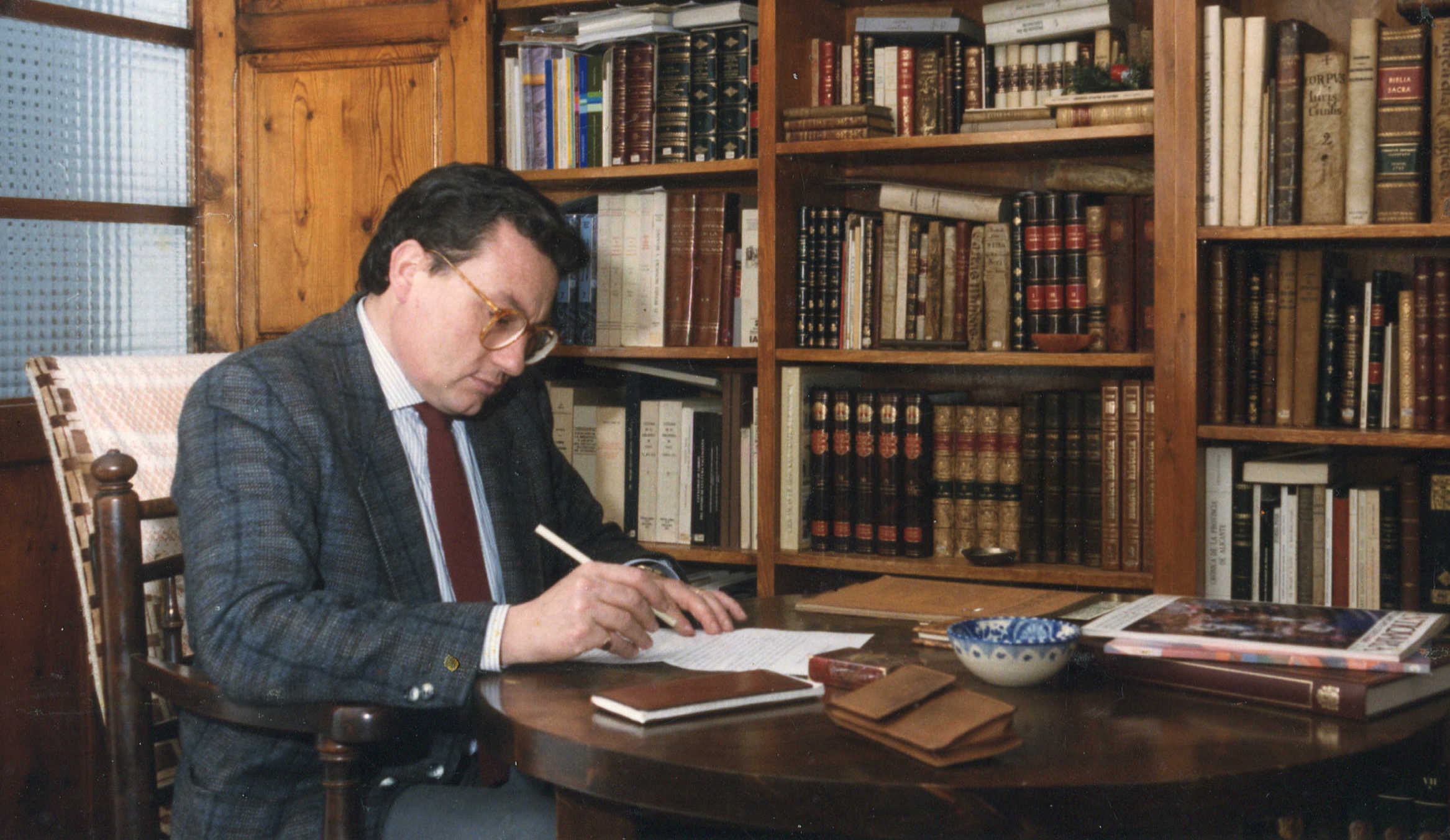 La Universitat de València presenta un llibre sobre la reconeguda biblioteca de Manuel Bas