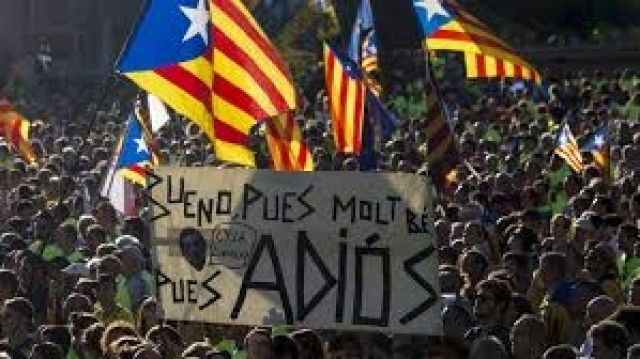 Más de 800 empresas han abandonado Cataluña y 43 se instalan desde el referéndum
