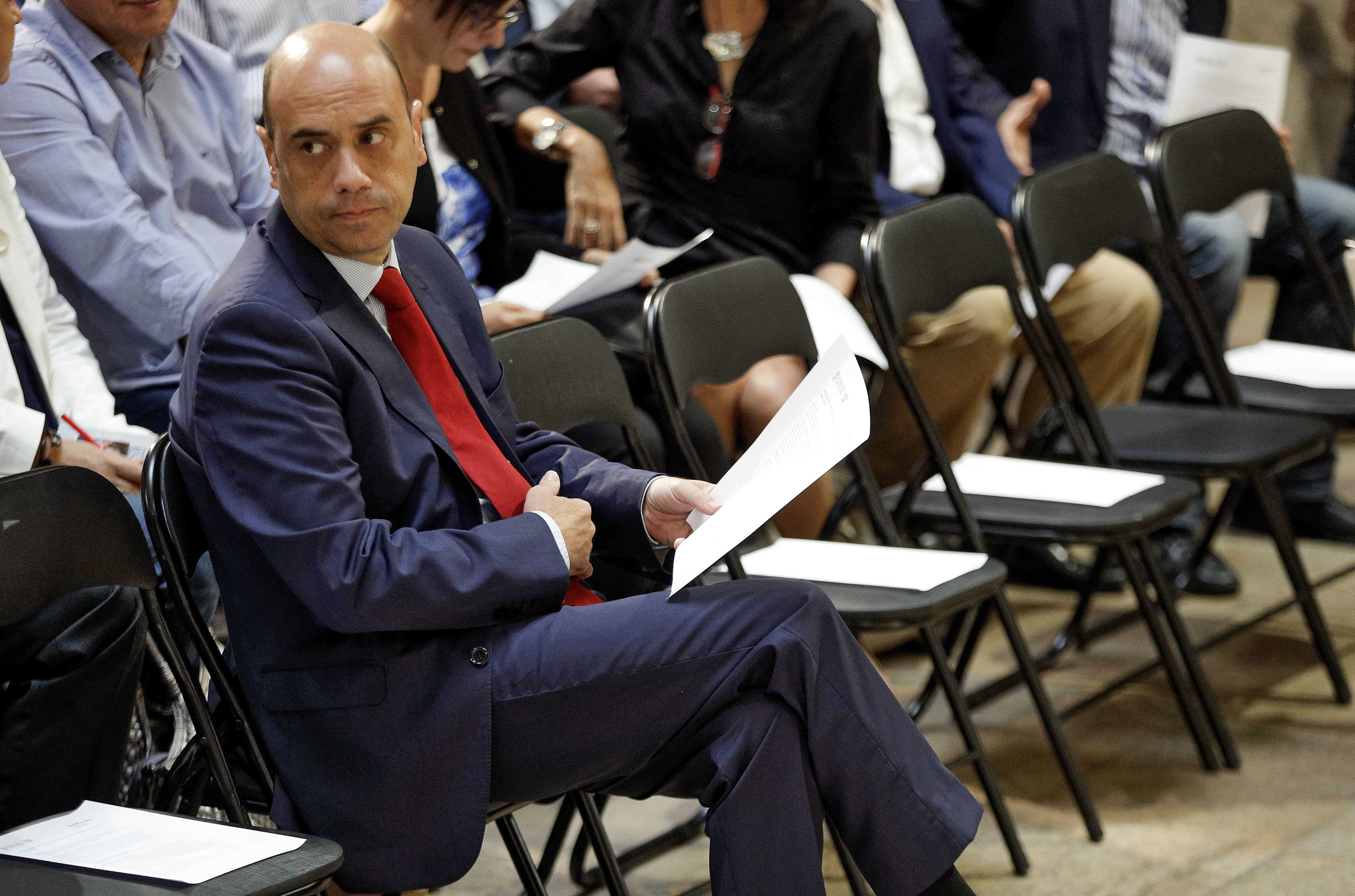 El PSPV dilata la negociación sobre el futuro de Echávarri con la esperanza del 'carpetazo' 