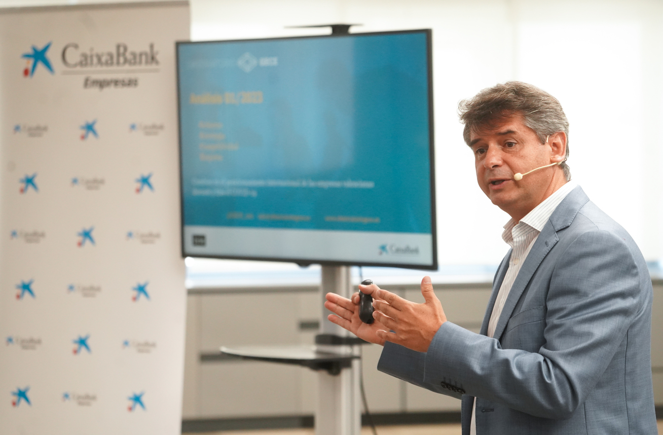 Presentación del informe del Observatorio GECE sobre el posicionamiento internacional de las empresas valencianas (Fotos: EDUARDO MANZANA)