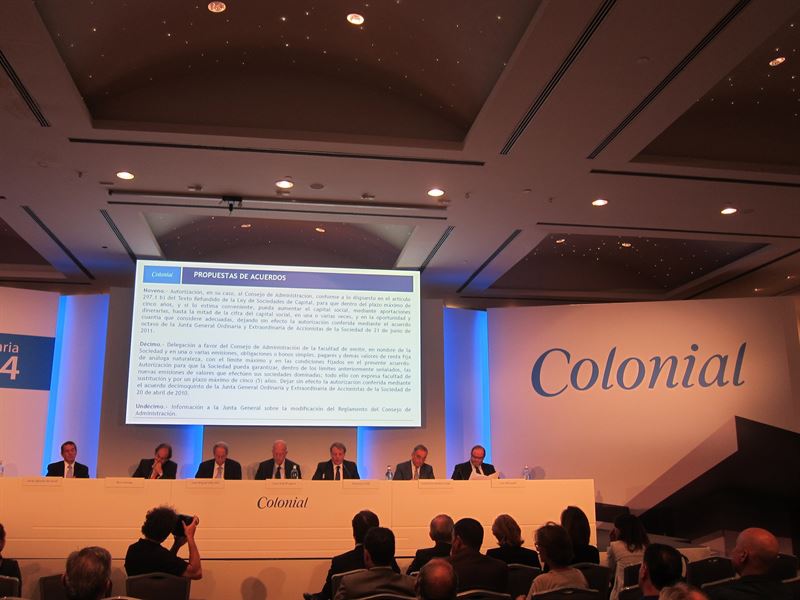 Colonial aborta una nefasta racha bajista en bolsa y recibe la llegada del 'ricachón' Allan Gray