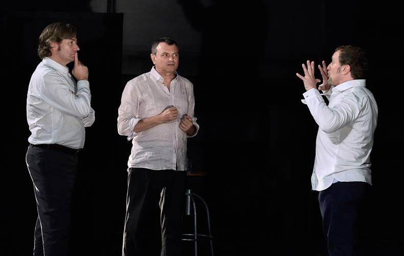 Filosofía a escena reúne a Javier Gomá y Ernesto Caballero para debatir sobre pensamiento y teatro