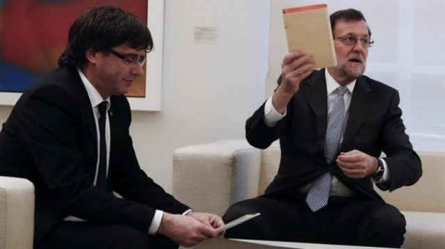 La incertidumbre en Cataluña lleva al Ibex 35 a dejarse un 0,74% y perder el 10.200