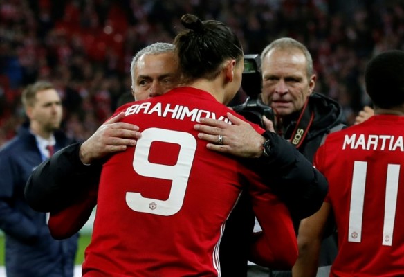 Mourinho cree que Ibrahimovic volverá a jugar este año
