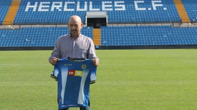 Claudio Barragán se estrena con el Hércules en Formentera