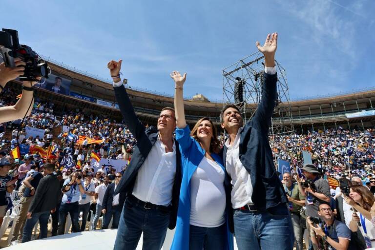 Mitin central del PP en la plaza de toros de València (Fotos: Marga Ferrer)