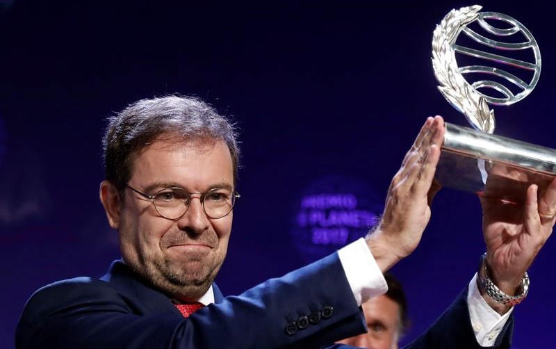 Periodistas, publicistas y cuñados. Otra maldita novela sobre el Santo Grial
