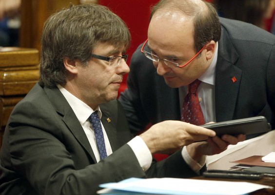 Puigdemont e Iceta se reunieron el viernes para abordar la crisis política de Cataluña

