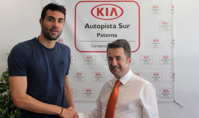  KIA Autopista Sur recibe la visita del futbolista Vicente Iborra