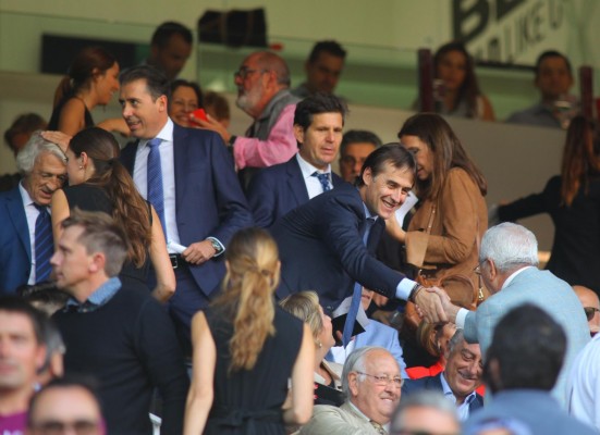 Lopetegui, en el palco de Mestalla para presenciar el VCF - Sevilla