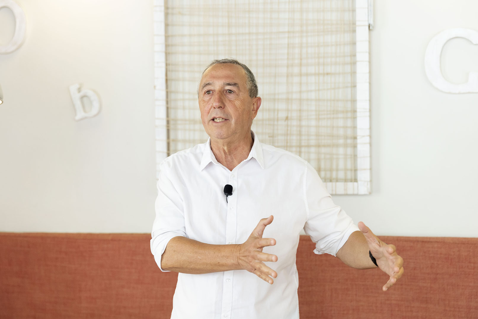 Desayuno electoral 28M con el candidato de Compromís a la Generalitat, Joan Baldoví (Fotos: Marga Ferrer)

