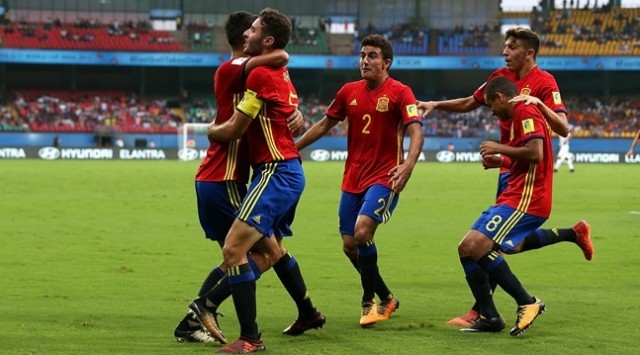 España derrota a Irán (3-1) y accede a semifinales con Ferrán Torres y Hugo Guillamón