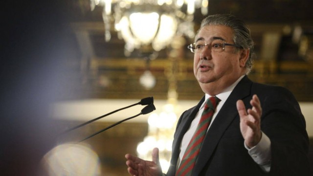 Zoido lamenta la posición de Puigdemont: 