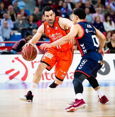 Valencia Basket marca diferencias y no da opción a un desconocido Baskonia