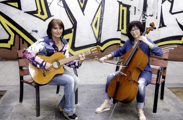 Eva Dénia i Merxe Martínez revisen els clàssics del cantautor francès Brassens en un disc acústic