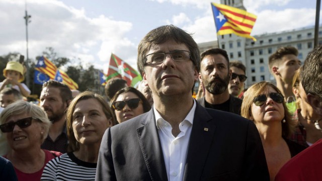 El Ibex 35 encara el cierre cediendo gas tras el 'no' de Puigdemont a convocar elecciones