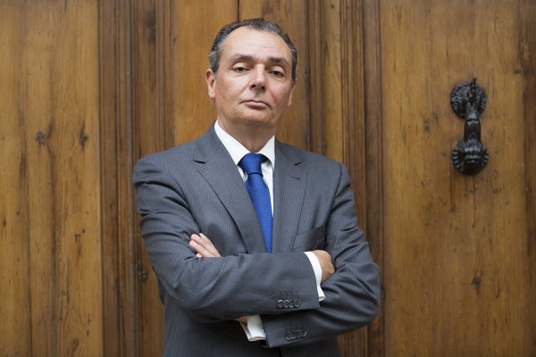 Navarro ofrece a las empresas de Alicante el 32% del comité ejecutivo de la nueva CEV