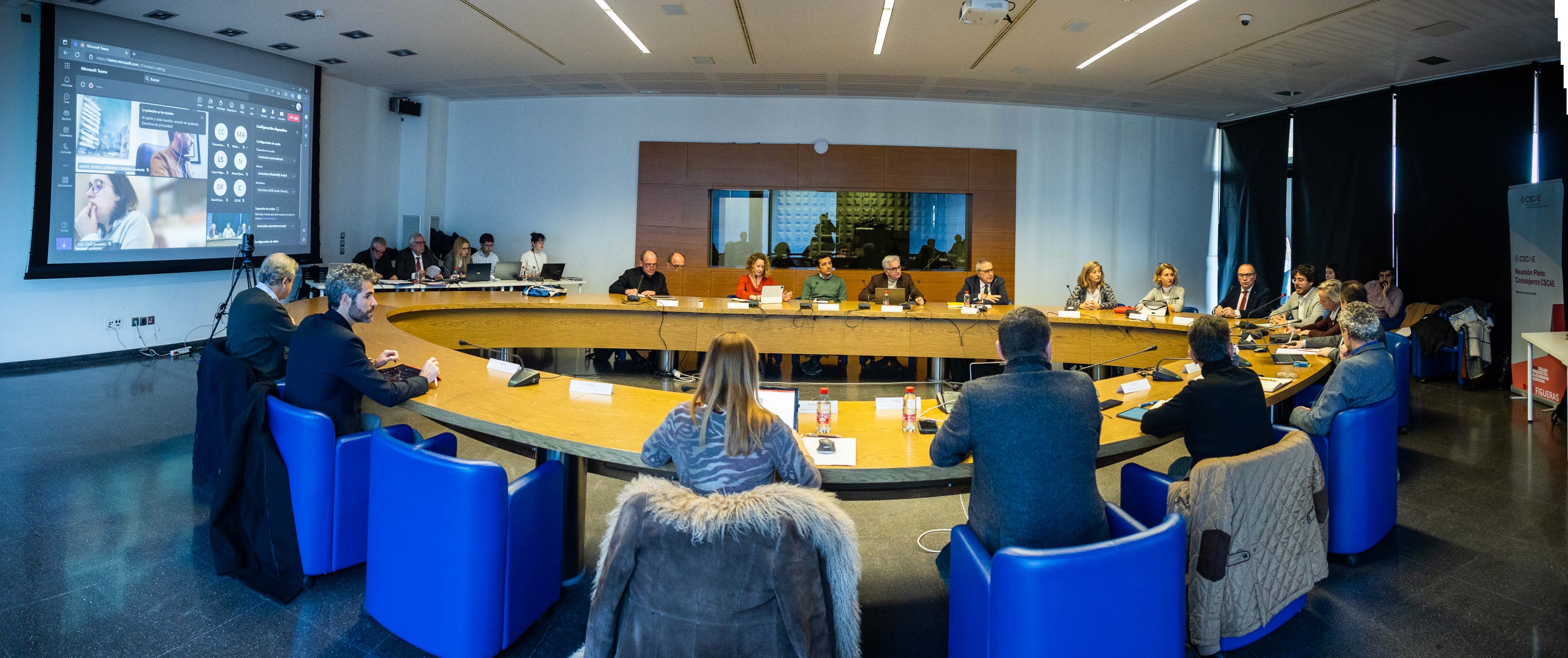 El Consejo Superior de Colegios de Arquitectos de España celebra un pleno en Feria València con motivo de Cevisama (Fotos: JL Bort)