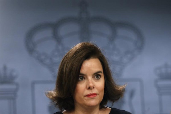 Rajoy delega en Sáenz de Santamaría la presidencia de la Generalitat
