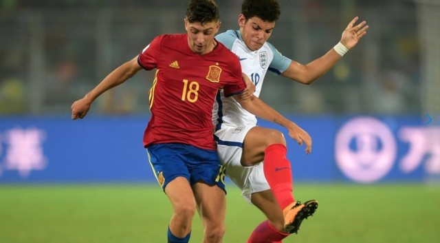 España desperdicia un 2-0 e Inglaterra logra su primer título