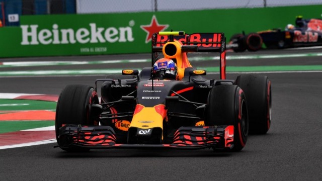 Hamilton delante de Vettel en último libre,que dominó Verstappen