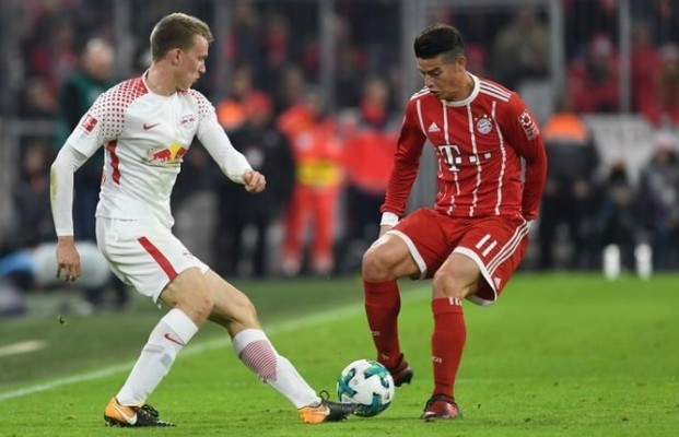 James y Lewandowski dan el liderato al Bayern
