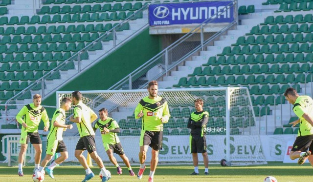 El Elche quiere romper su mala dinámica en Cornellá sin su entrenador Mir
