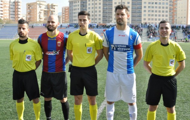El pequeño de los Varón Aceitón será el encargado de dirigir el Cornellà-Elche