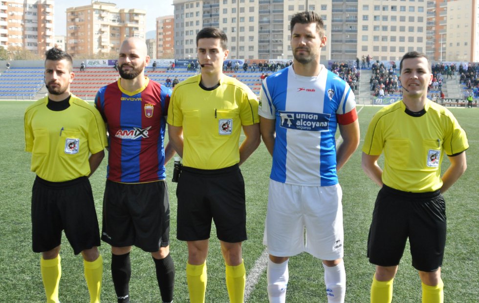 El pequeño de los Varón Aceitón será el encargado de dirigir el Cornellà-Elche