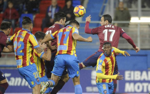 El Levante desperdició dos goles de ventaja por quinta vez en su historia