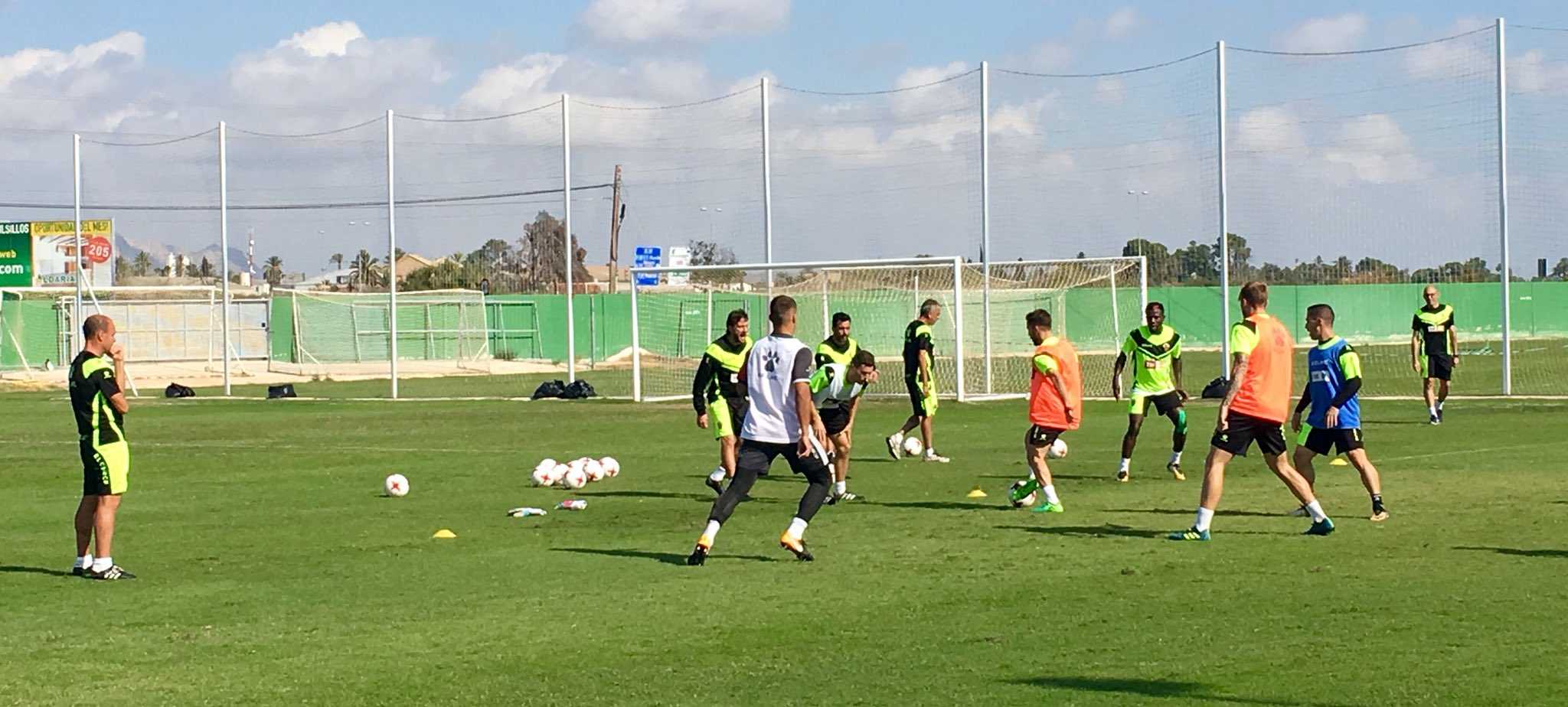 El Elche prepara el partido del miércoles con Mir