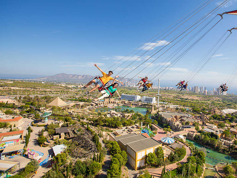 Comboi Parc: així seria un parc d’atraccions basat en els valencians