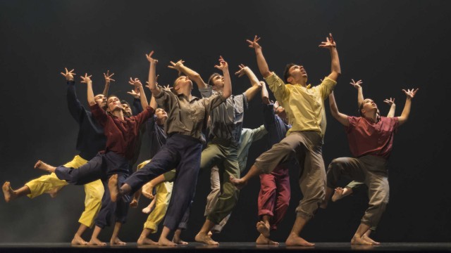 Dantzaz presenta a València 'Áureo', un espectacle artístic compost per cinc peces breus