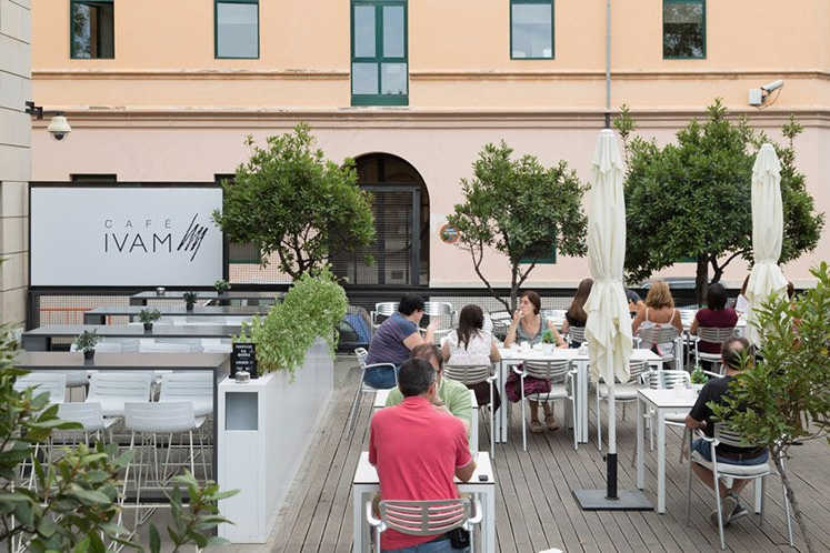 El IVAM busca nuevos gestores para la cafetería tras la prematura salida de Eurest