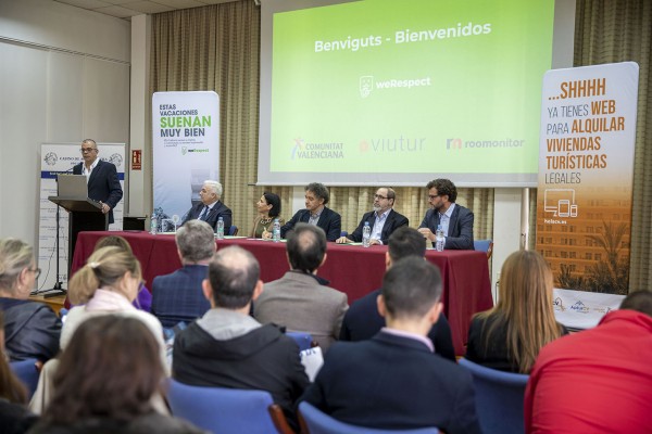 Entrega de certificaciones 'weRespect' a los pisos turísticos de València adheridos (Fotos: Marga Ferrer)