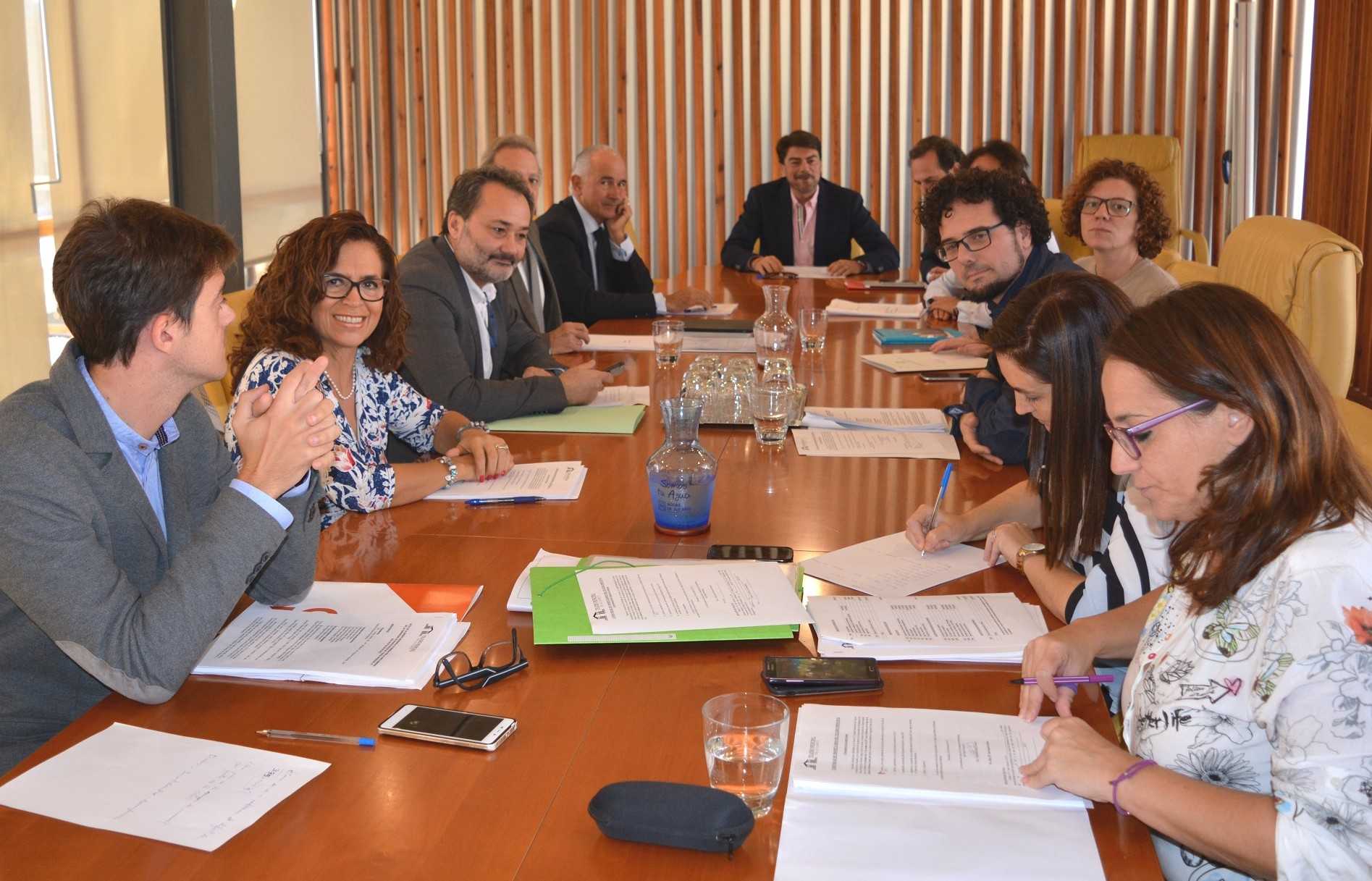 Un momento del Consejo de Gobierno del Teatro Principal, celebrado este martes. - 