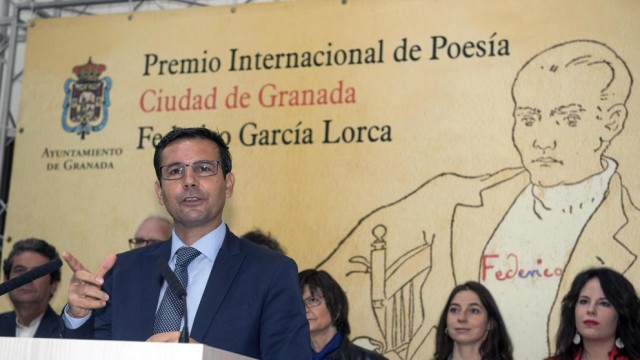 El otro Echávarri, el alcalde de Granada, imputado, reprobado y sin aliados...y con una Nerea Belmonte