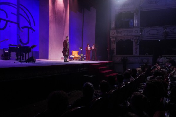 Homenatge a Joan Fuster en el Teatre Principal (Fotos: Eduardo Manzana)