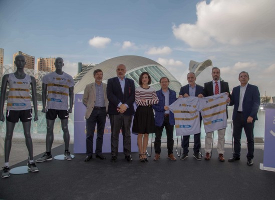 El Maratón Valencia presenta sus camisetas más innovadoras con Luanvi