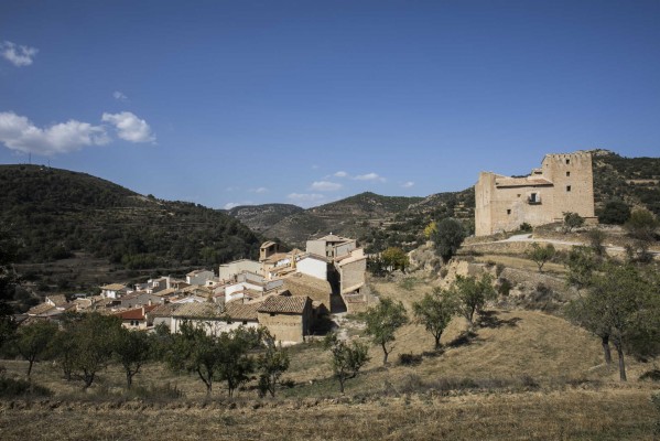 De granja de pollastres a residència artística i musical: 51 anys per donar vida al castell de Todolella
