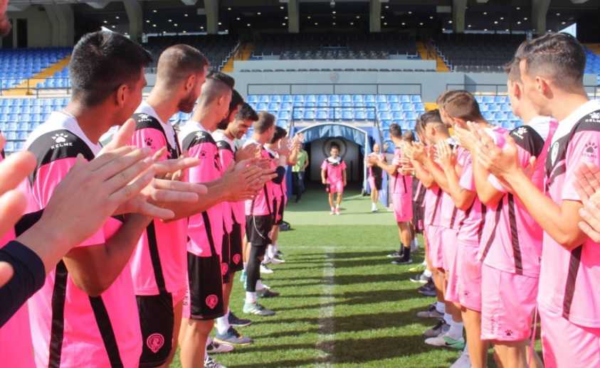 Homenaje a Peña por su partido 300 de blanquiazul
