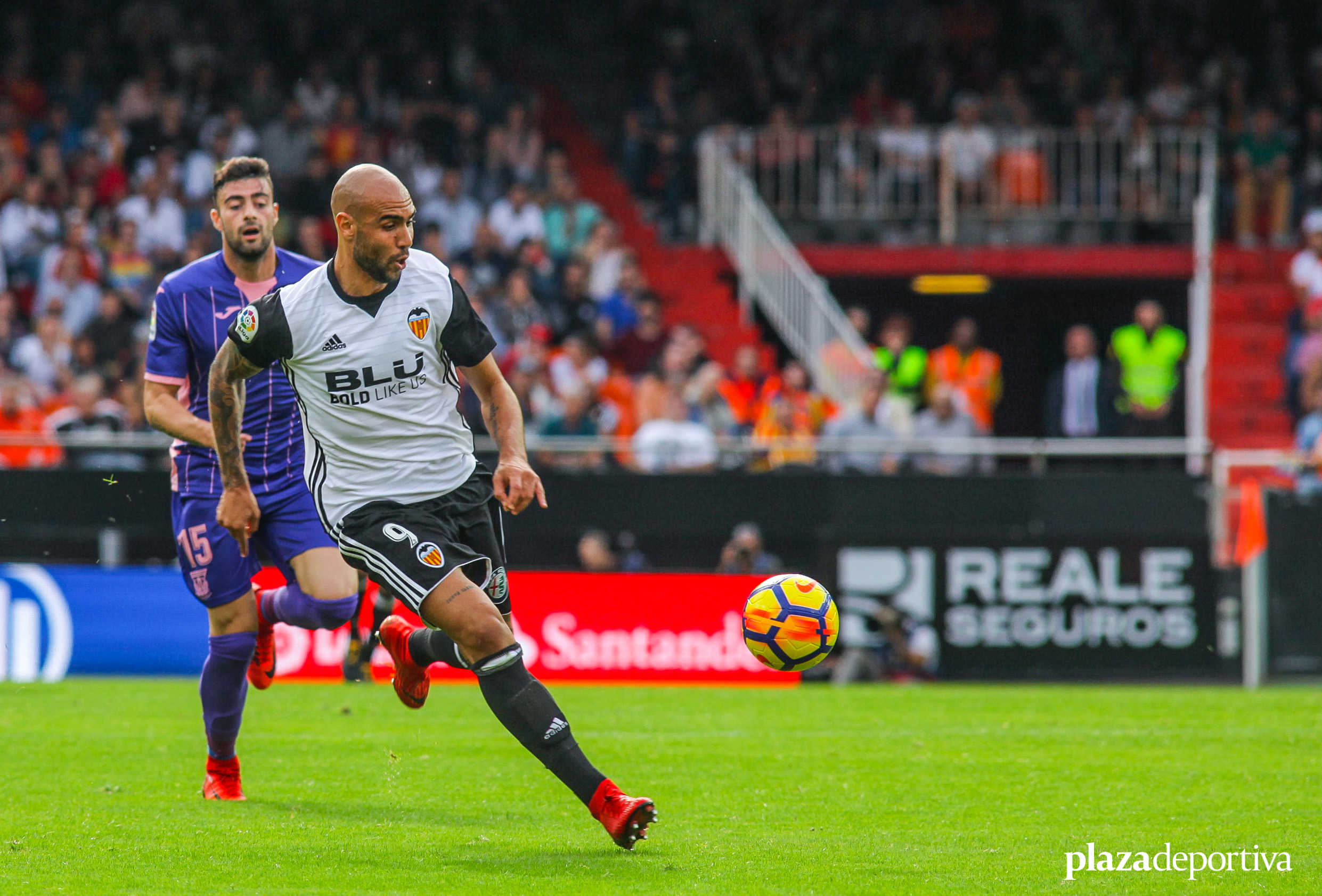 El Valencia firma 7 victorias seguidas por primera vez y se acerca al récord de Benítez de 13 jornadas sin caer