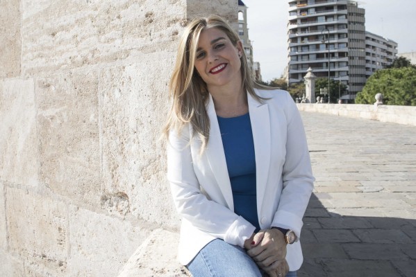 Eva Ortiz: 