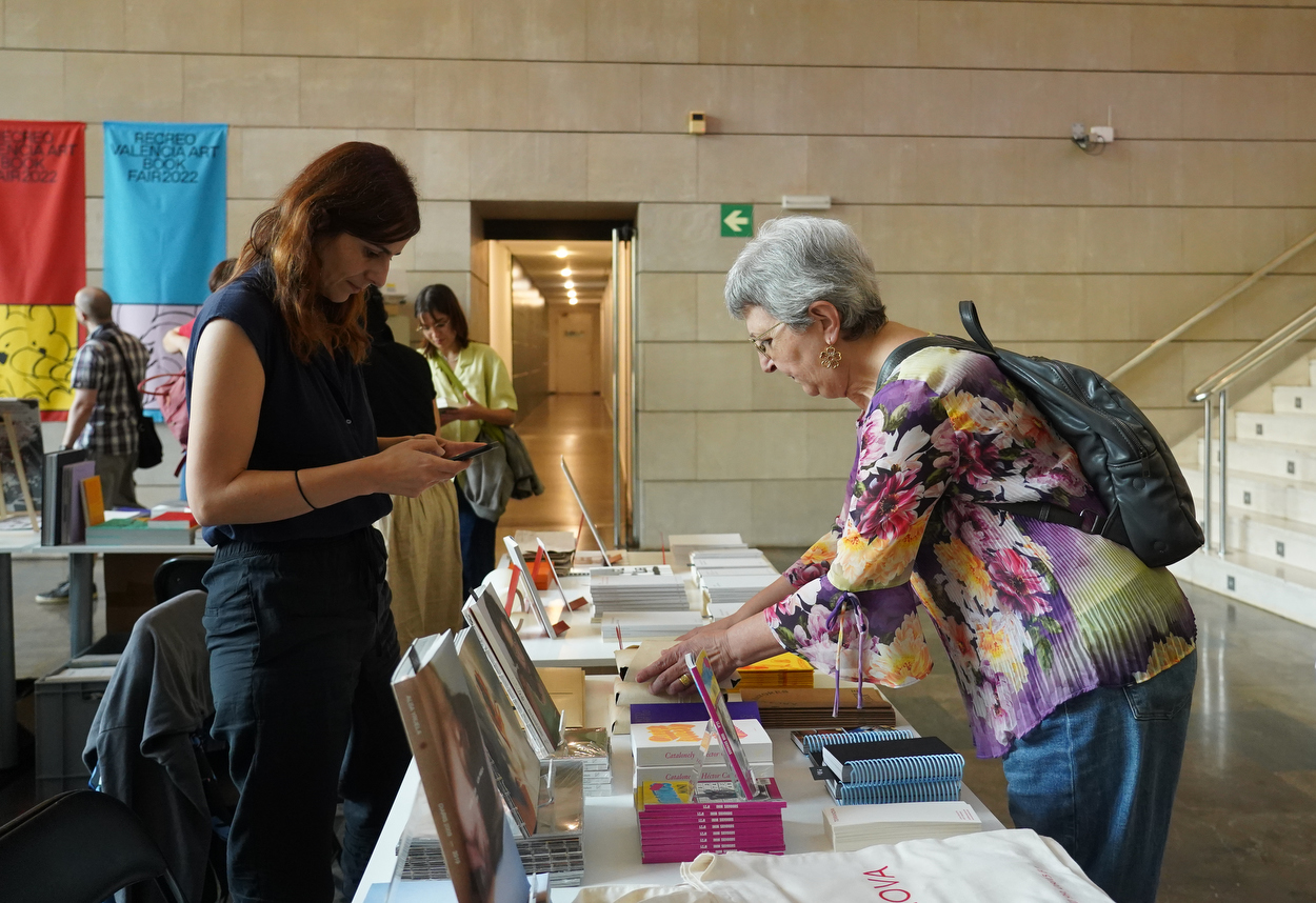 La feria del libro Recreo toma el IVAM (Fotos: Eduardo Manzana)