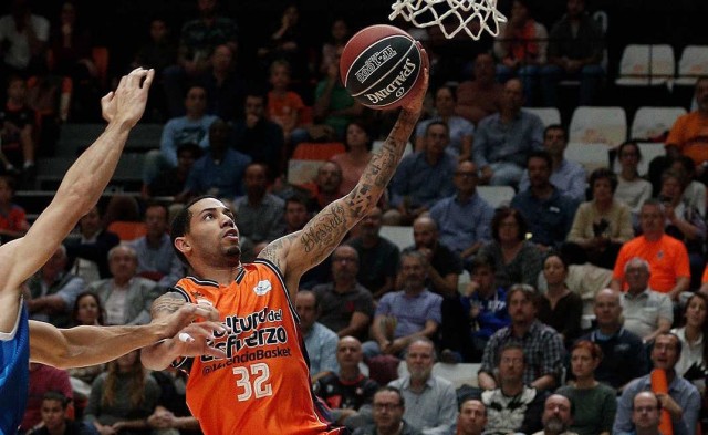 Valencia Basket sale del apuro ante el colista