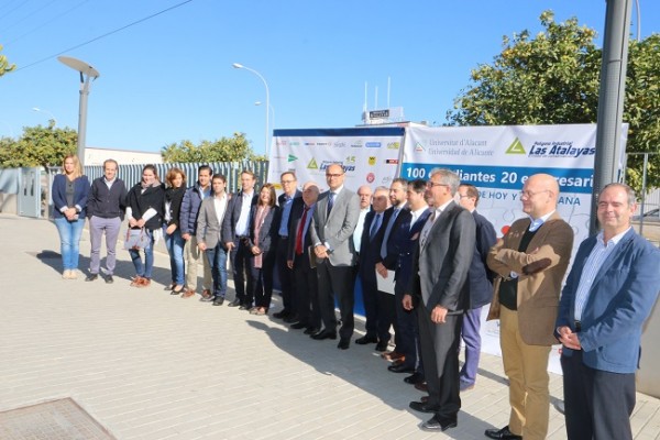 La Universidad de Alicante reúne a estudiantes y empresarios en el polígono de las Atalayas