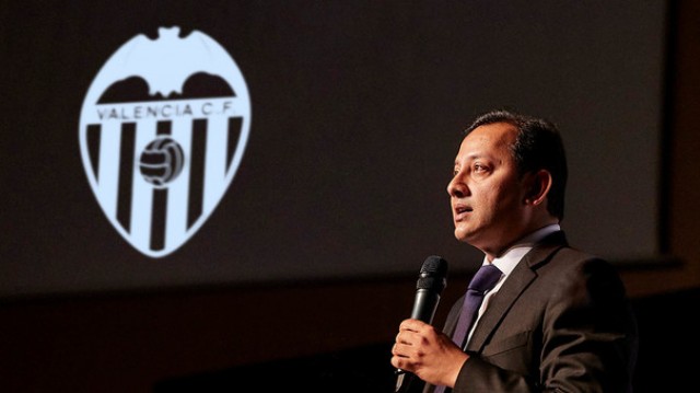 Meriton se nombra como la 'salvadora' del VCF y culpa de su mala imagen a los 'falsos aficionados'