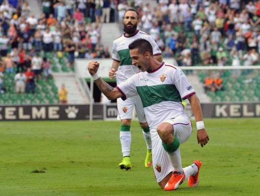 El Elche prolonga su buena racha y se acerca a la promoción